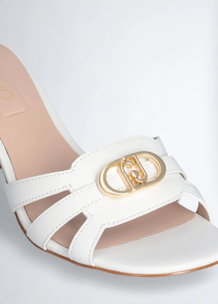 Leather sandals with wide heel