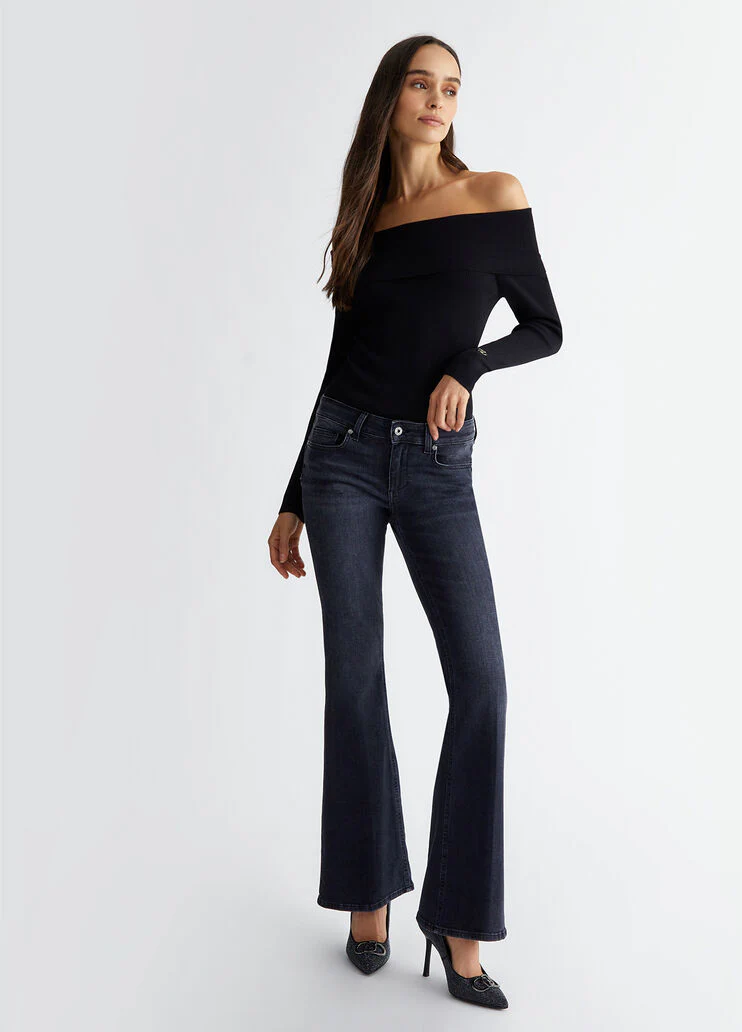 Stretch flared jeans