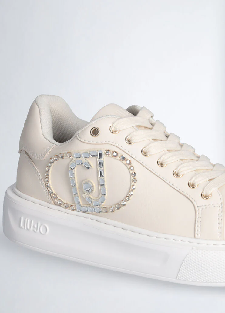 Sneakers with jewel logo