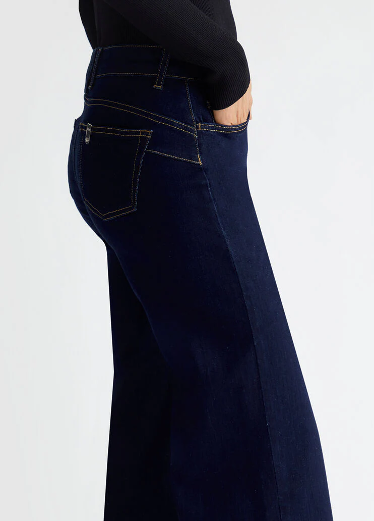 Cropped flared jeans