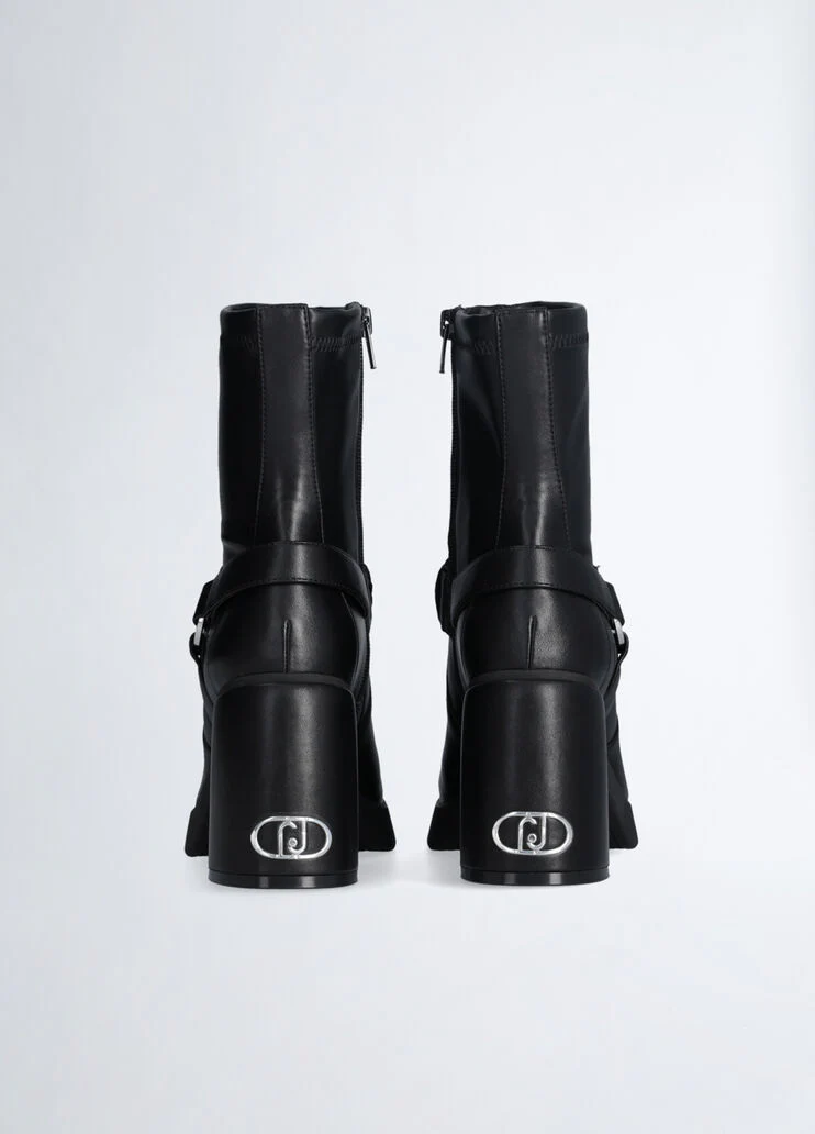 Ankle boots with wide heel