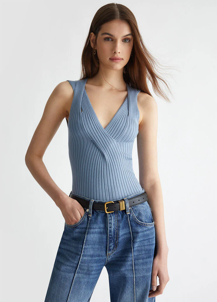 Belt with metal buckle