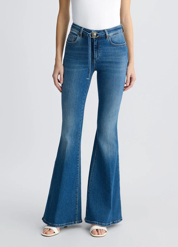 Bootcut jeans with belt