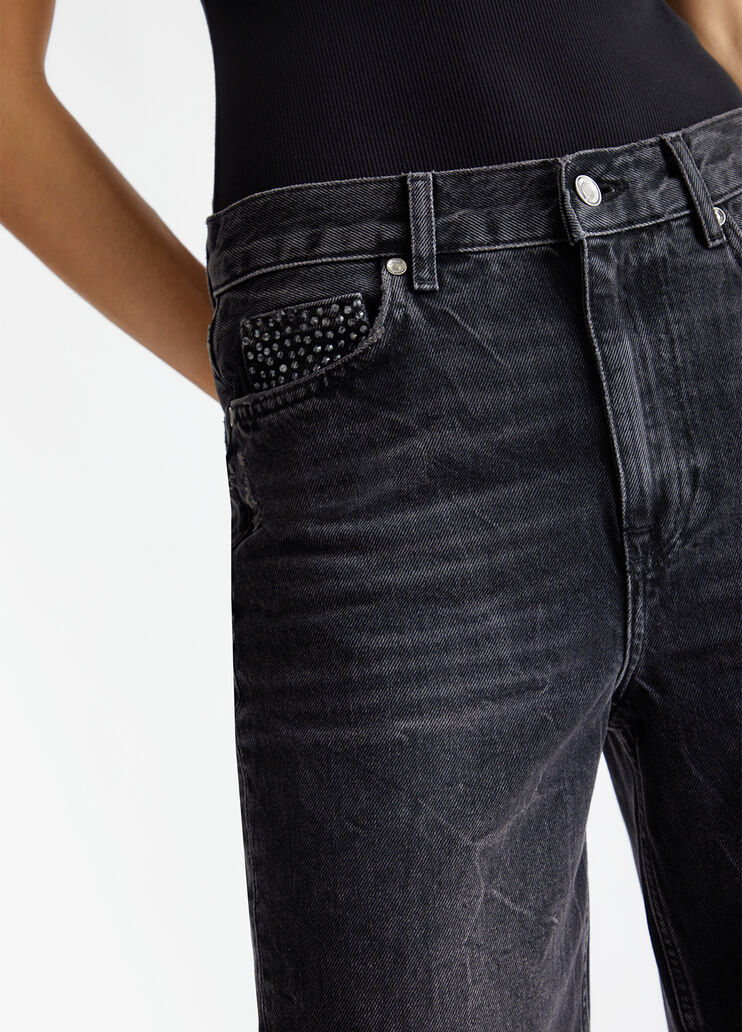 Straight-leg jeans