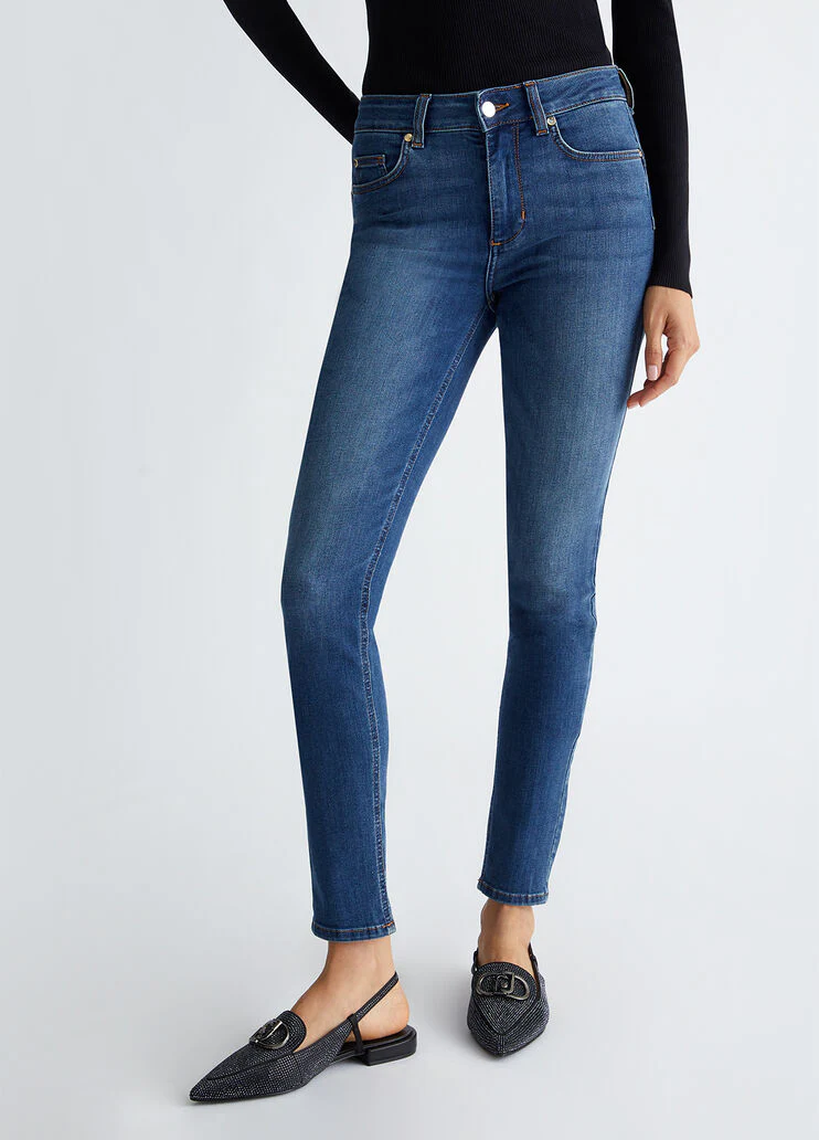 High-waisted skinny jeans