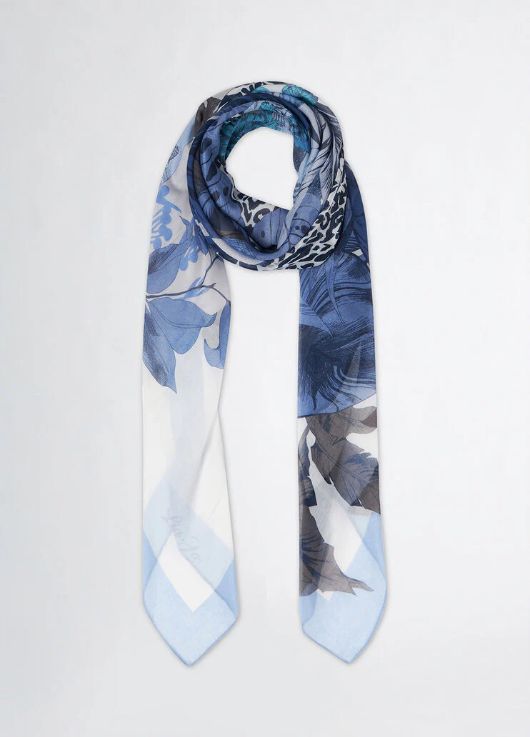Scarf with floral print
