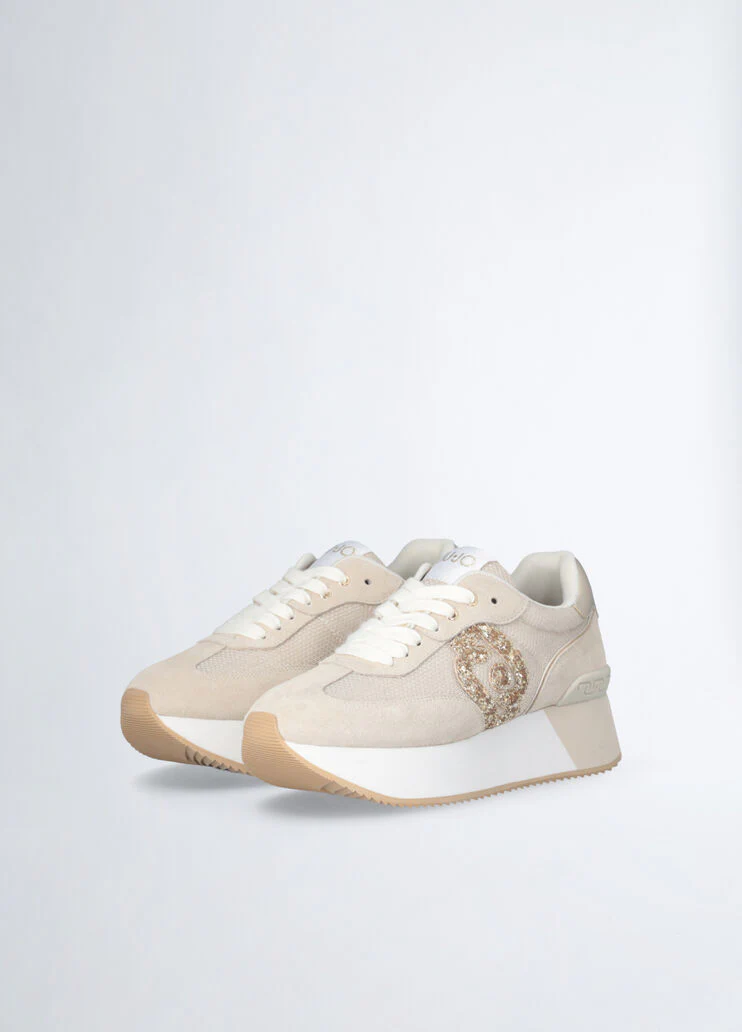 Sneakers with glitter logo