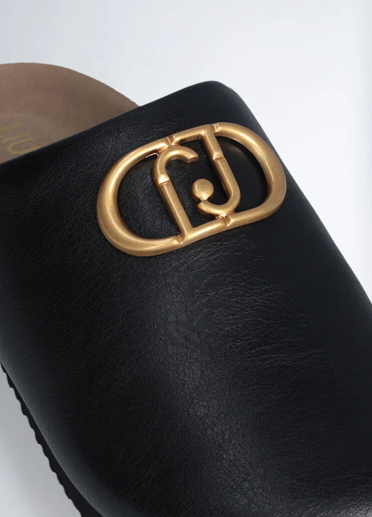 Mules with maxi-logo