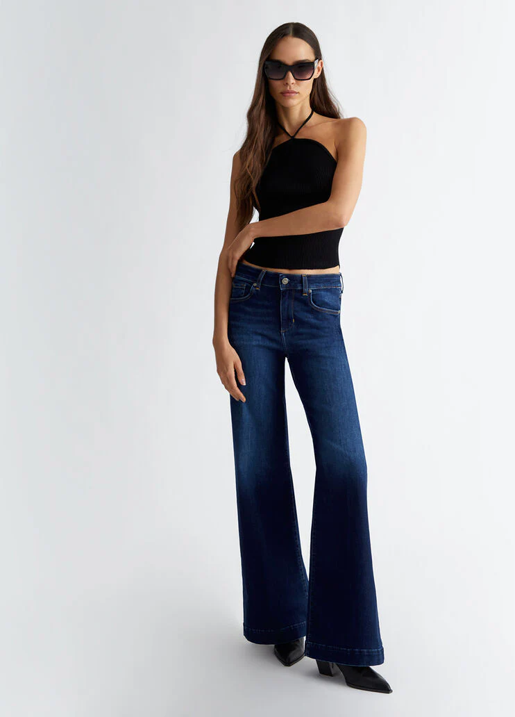 Stretch flared jeans