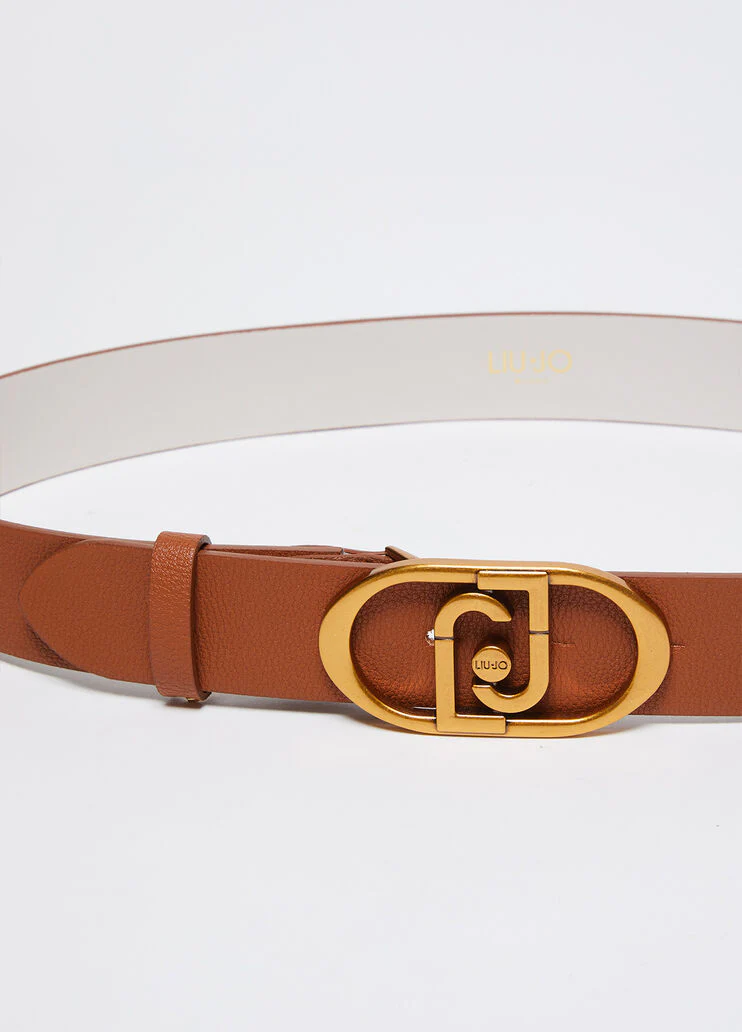Drummed belt with logo