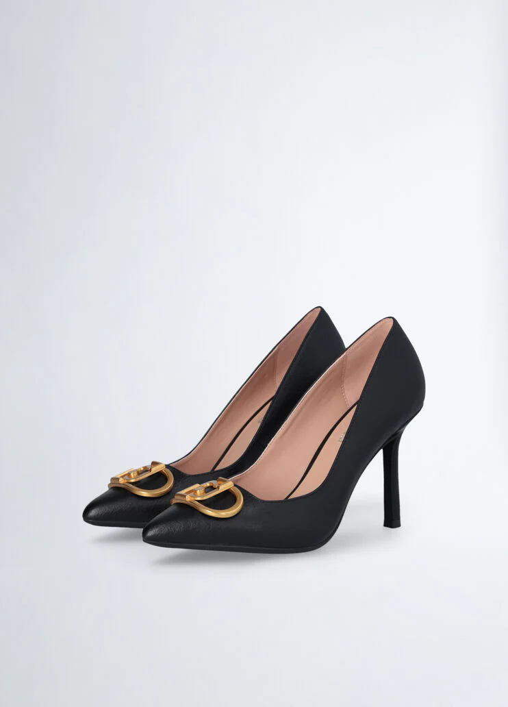 Black court shoes with maxi-logo