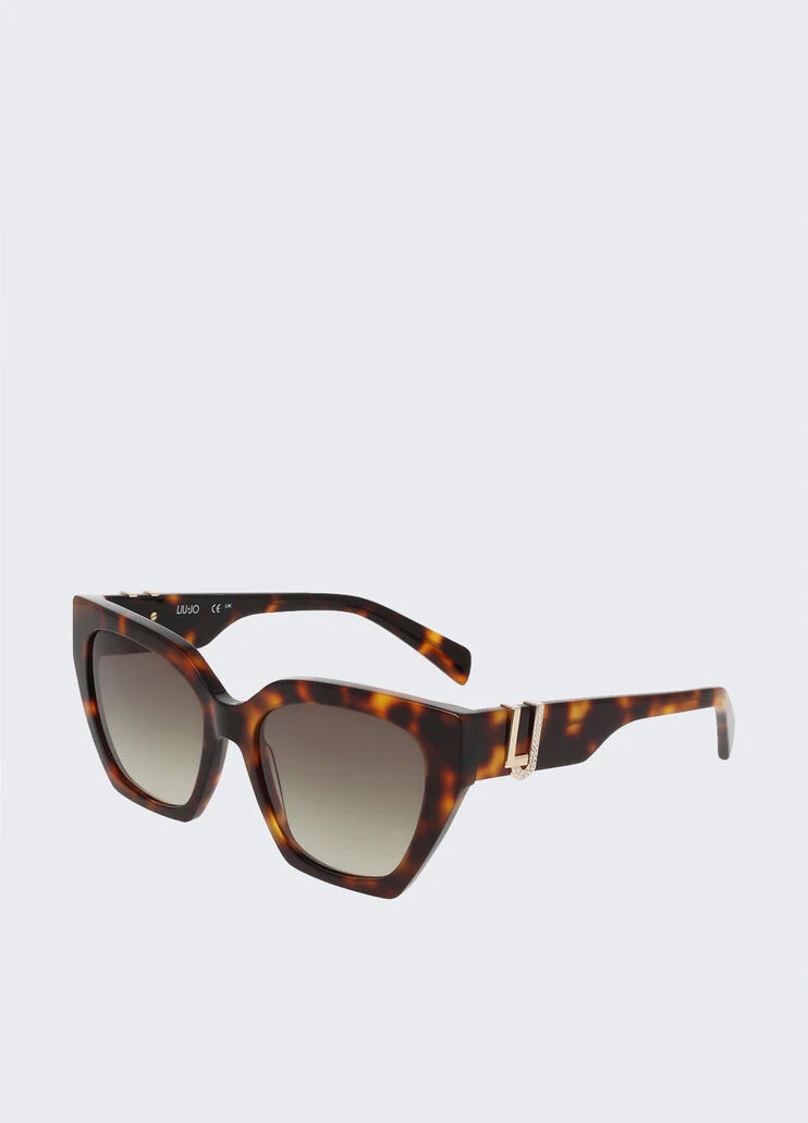 Cat-eye sunglasses