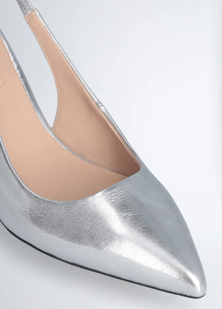Slingbacks with low heel
