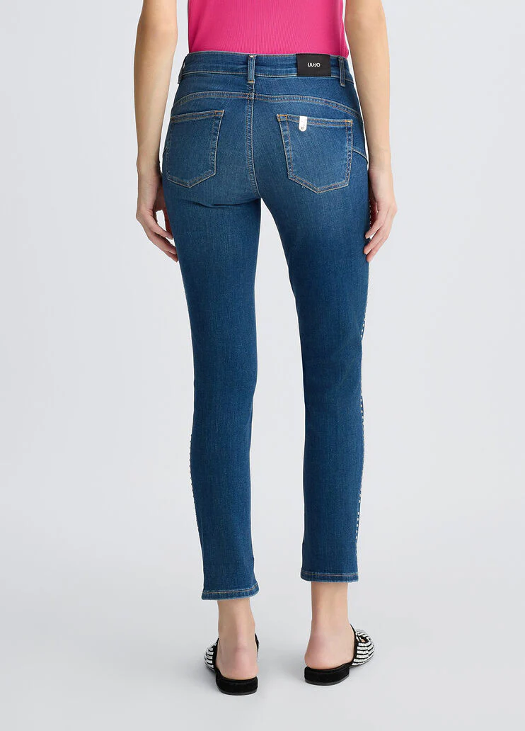 Skinny jeans with studs