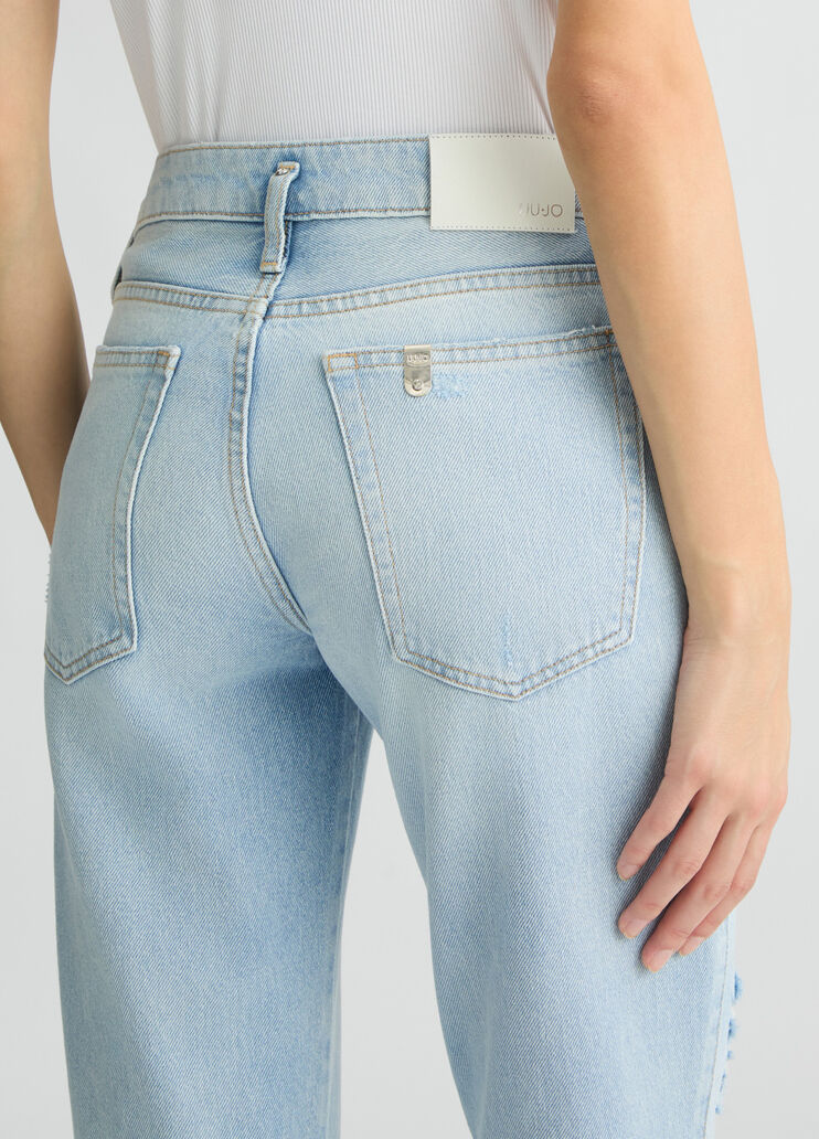Low-rise flared jeans