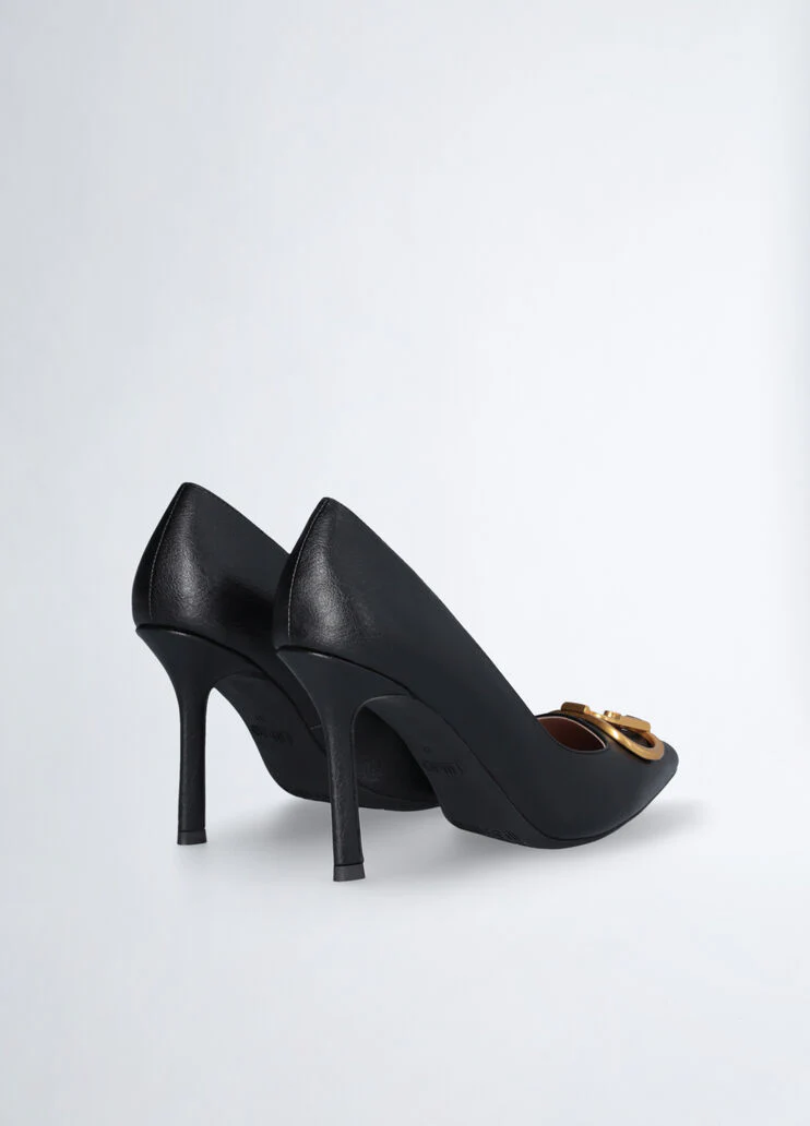 Black court shoes with maxi-logo