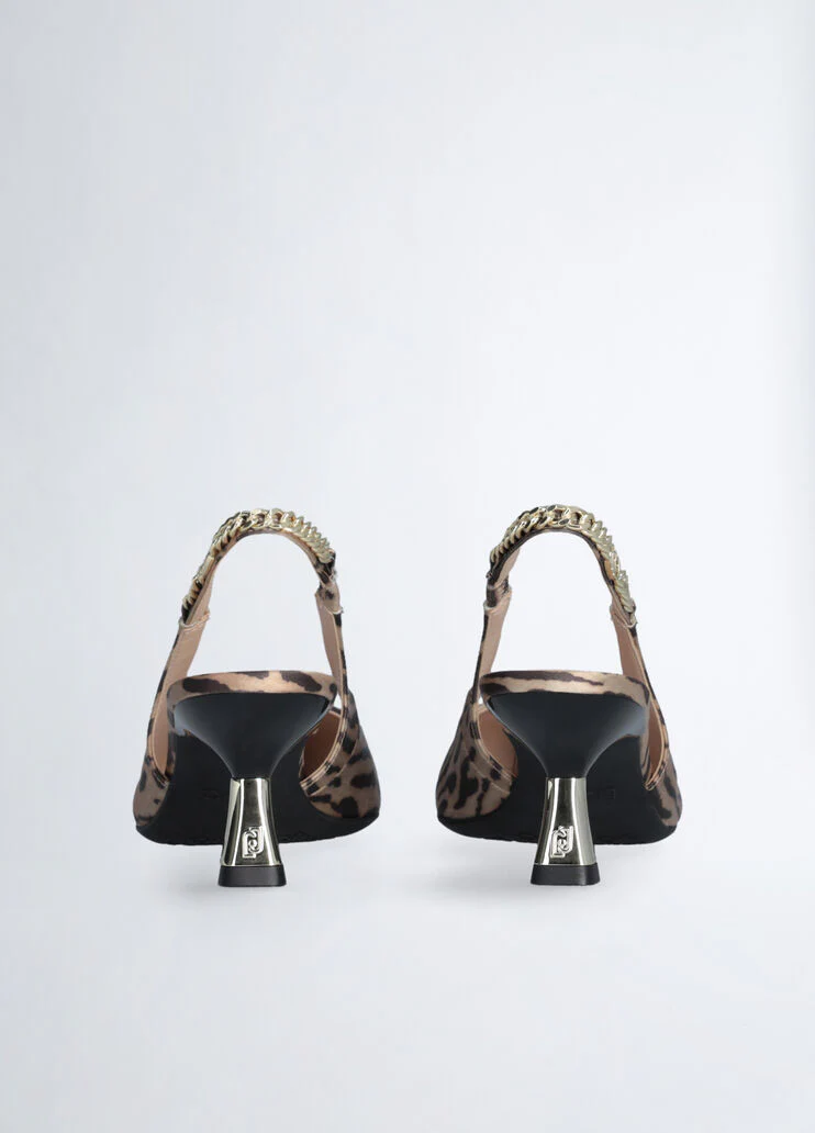 Slingbacks with low heel