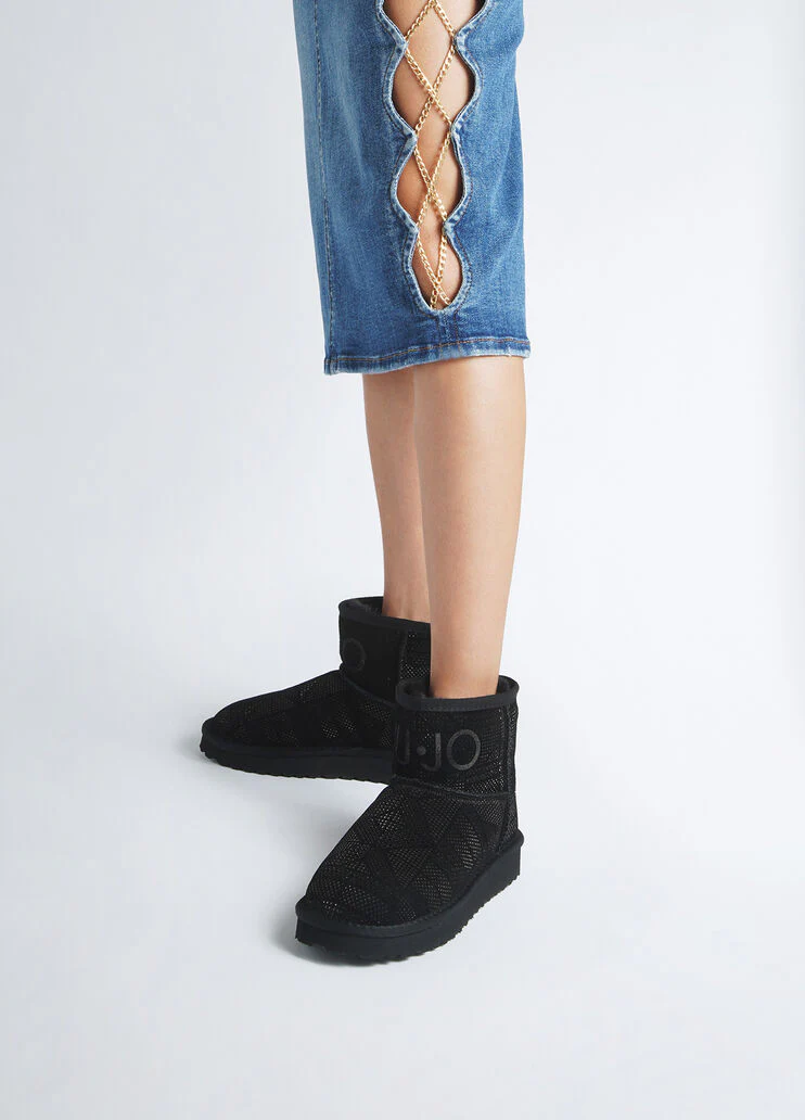 Warm ankle boots with maxi logo