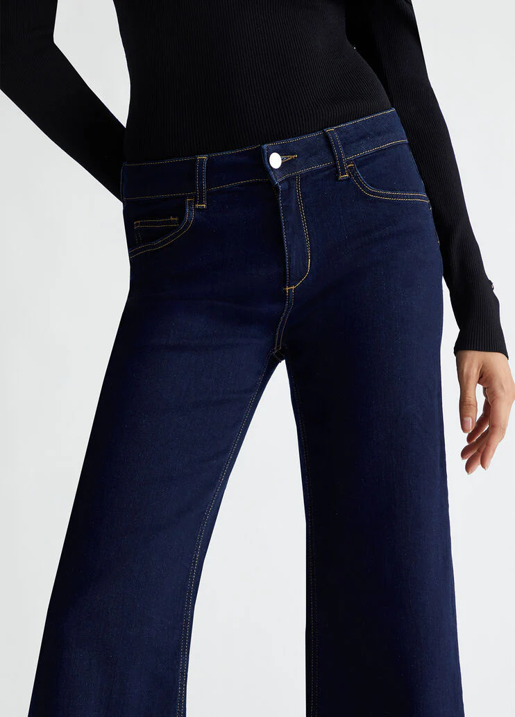 Cropped flared jeans