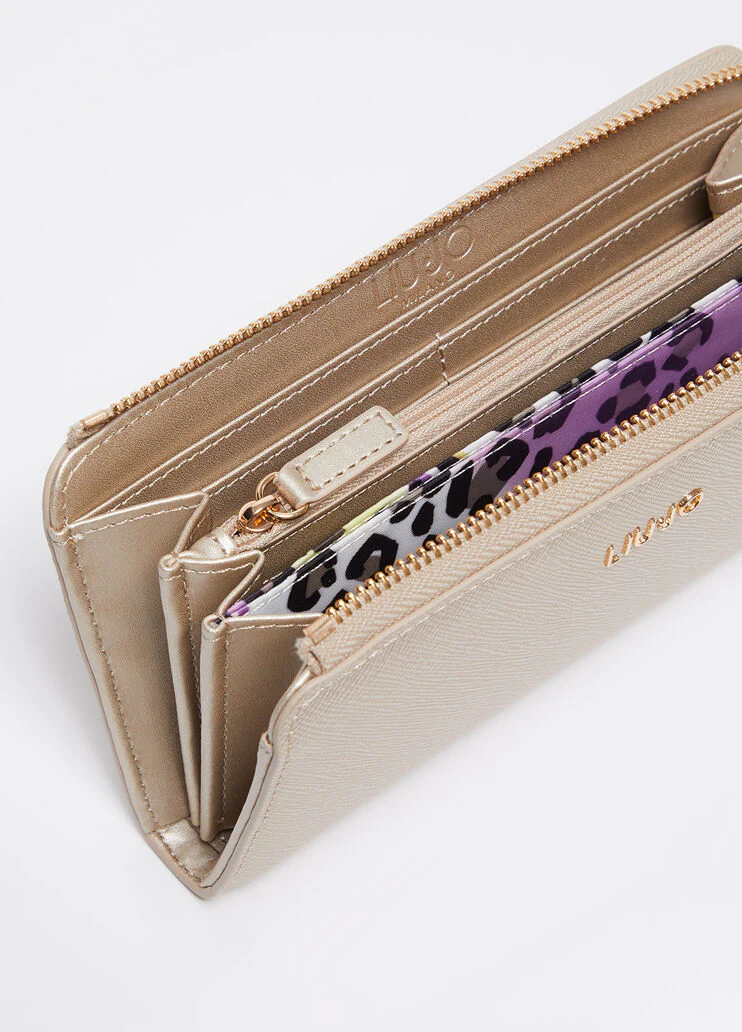 Large wallet with zip