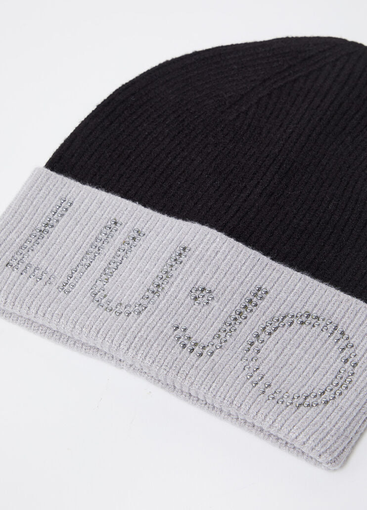 Cap with logo and studs