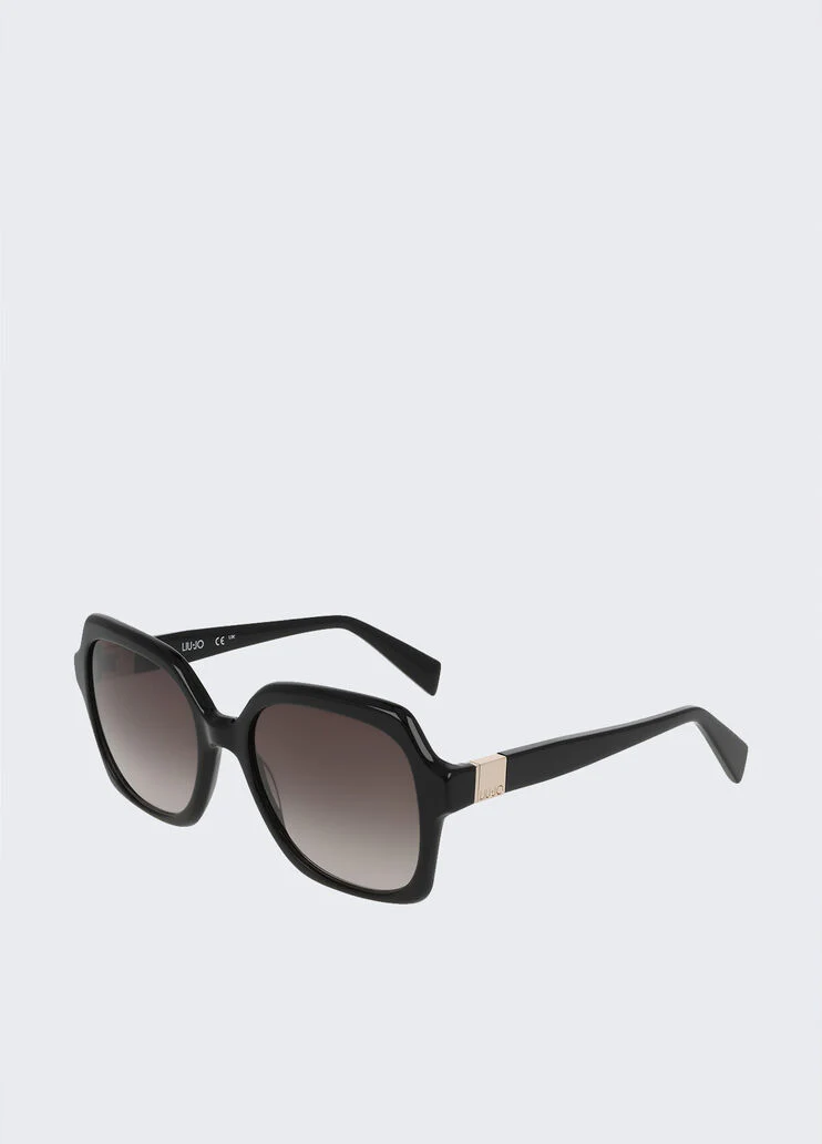 Oversize sunglasses