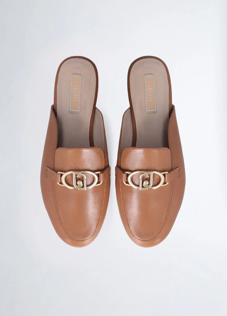 Leather slippers with logo