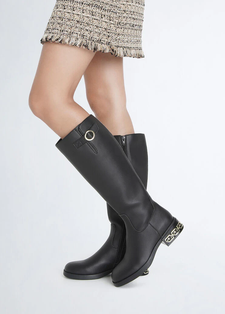 High boots with logo buckle