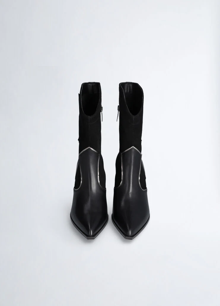 Black cowboy boots with star