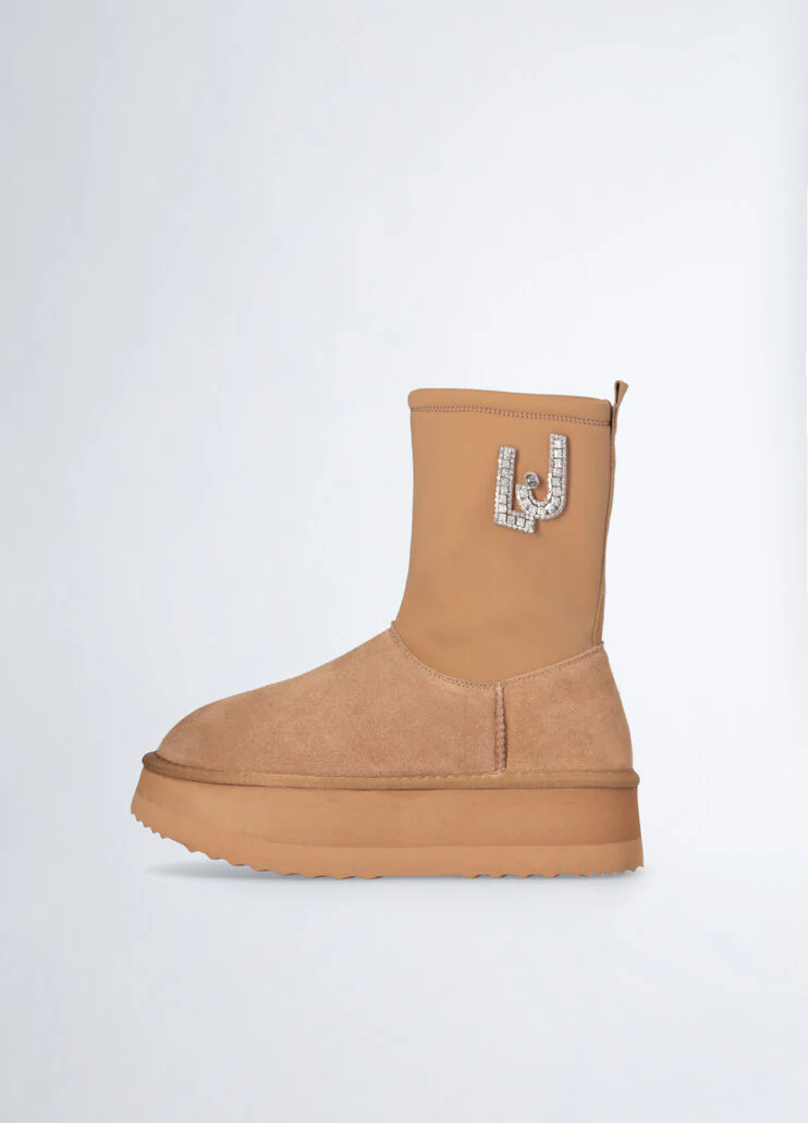 Warm ankle boots with bejewelled logo