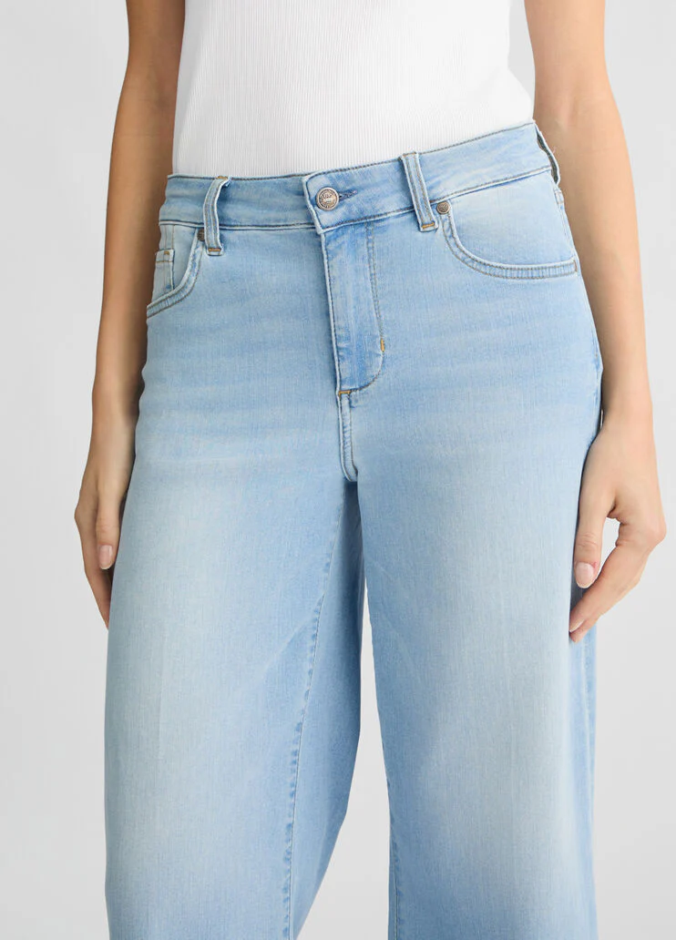 Cropped flared jeans