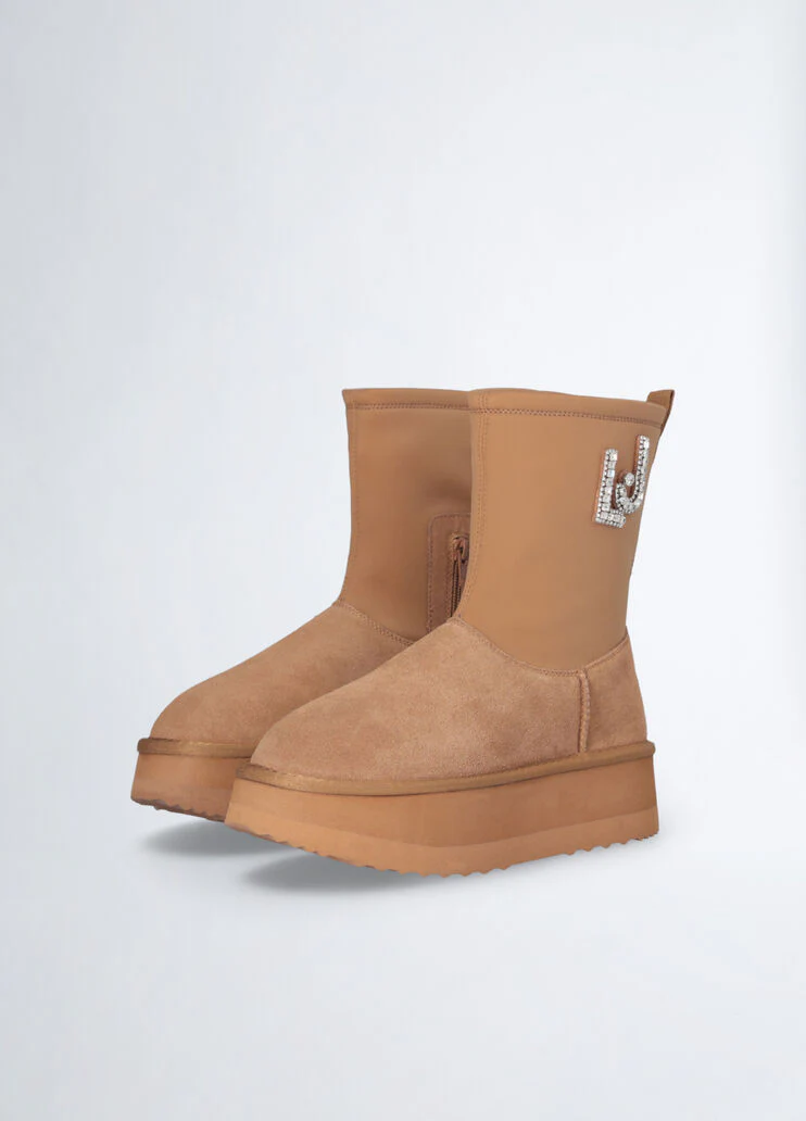 Warm ankle boots with bejewelled logo