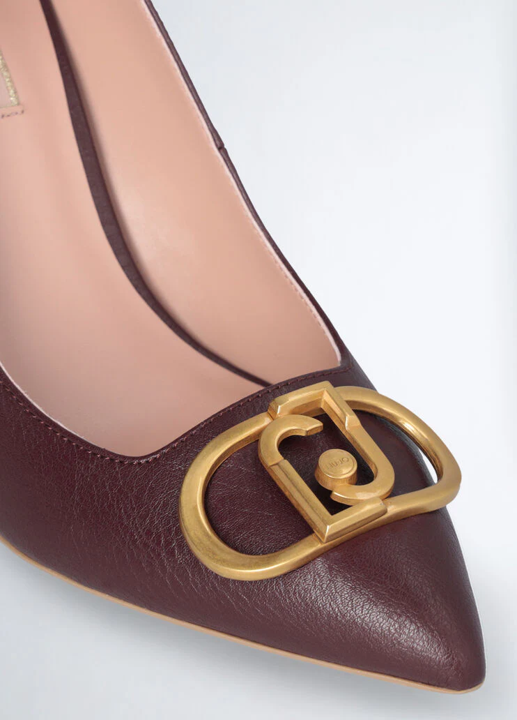 Burgundy court shoes with maxi-logo