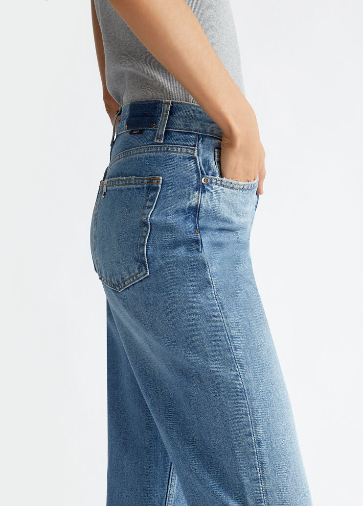 Straight-leg jeans