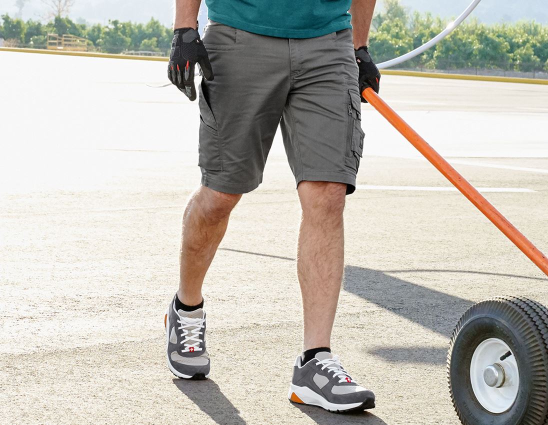 Short e.s.motion ten