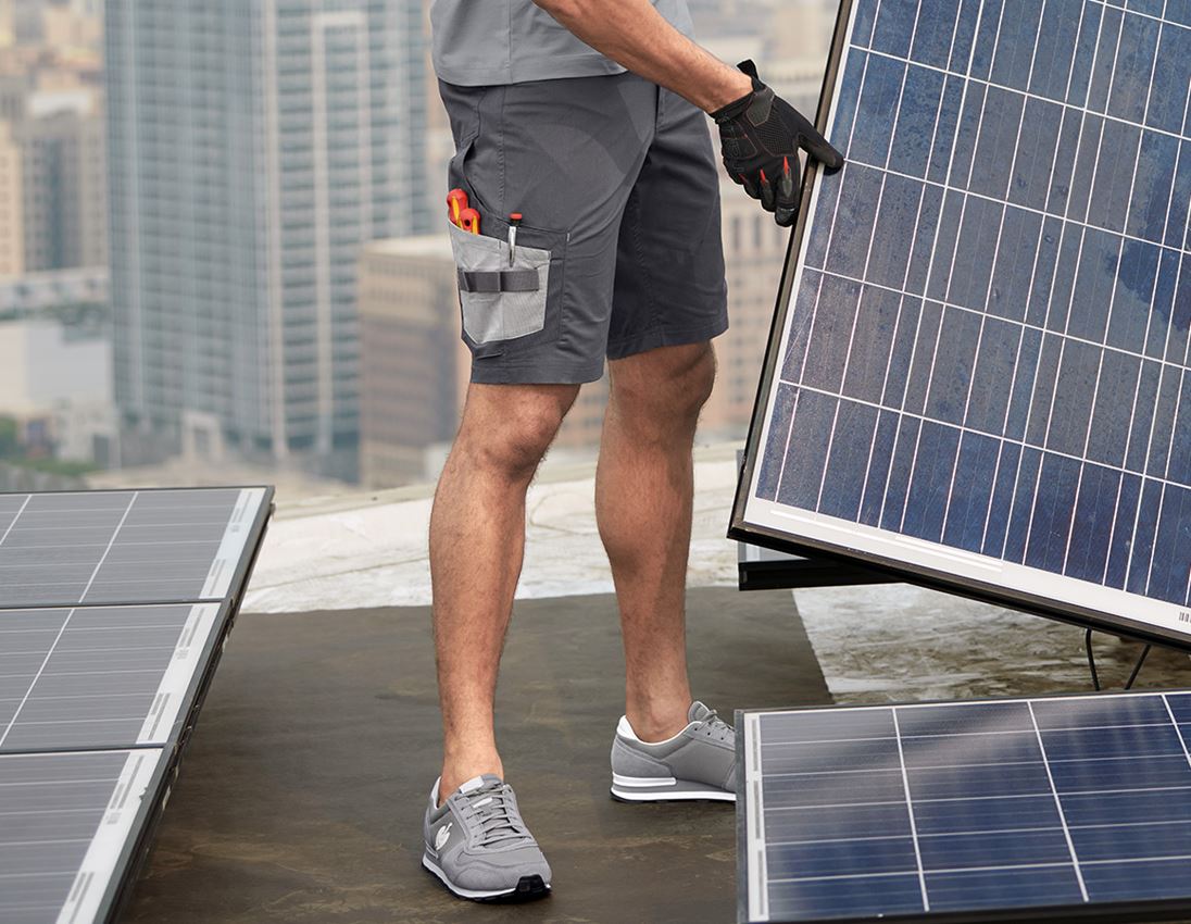 Short e.s.concrete light