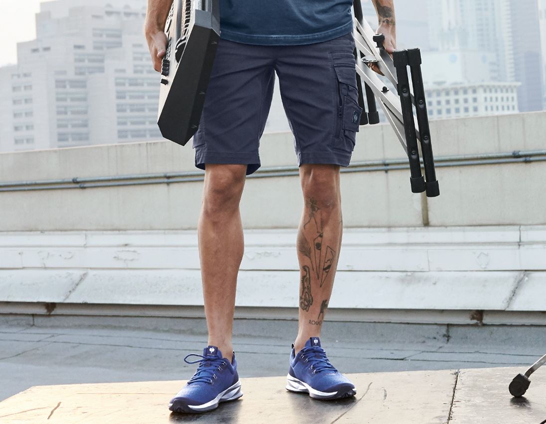 Short e.s.motion ten