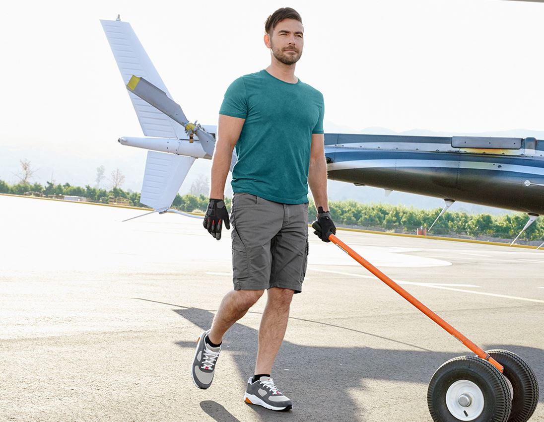 Short e.s.motion ten