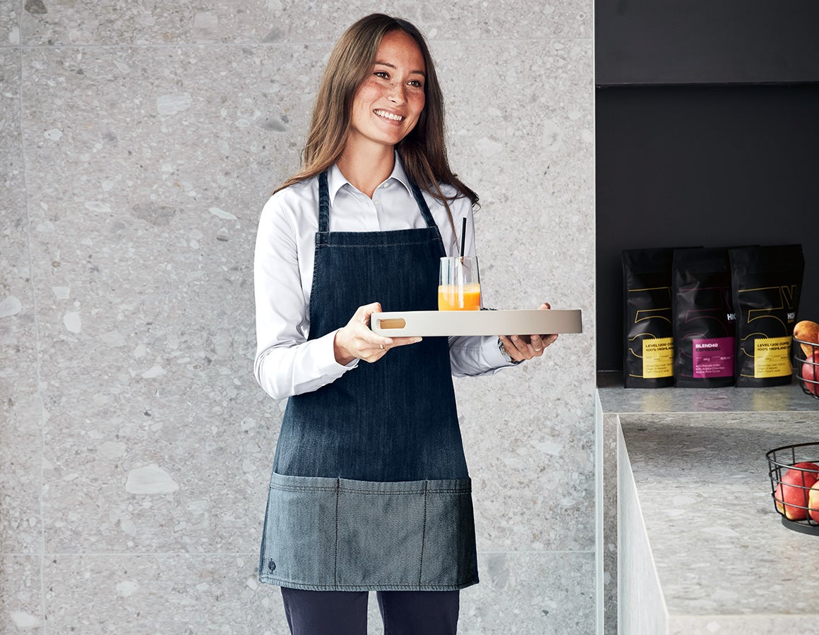 e.s. Latzschürze denim kurz