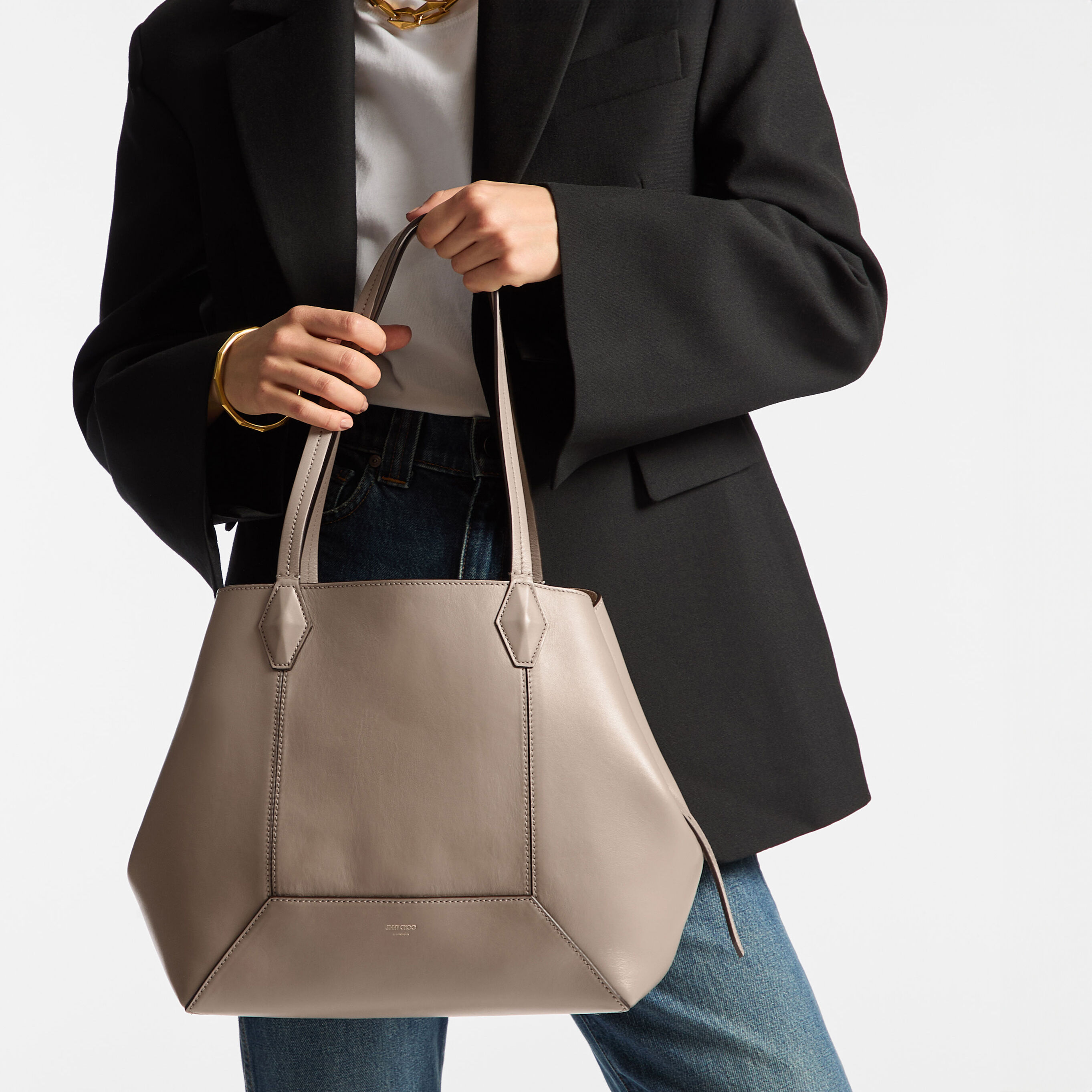 Diamond Tote M Taupe Calf Leather Tote Bag