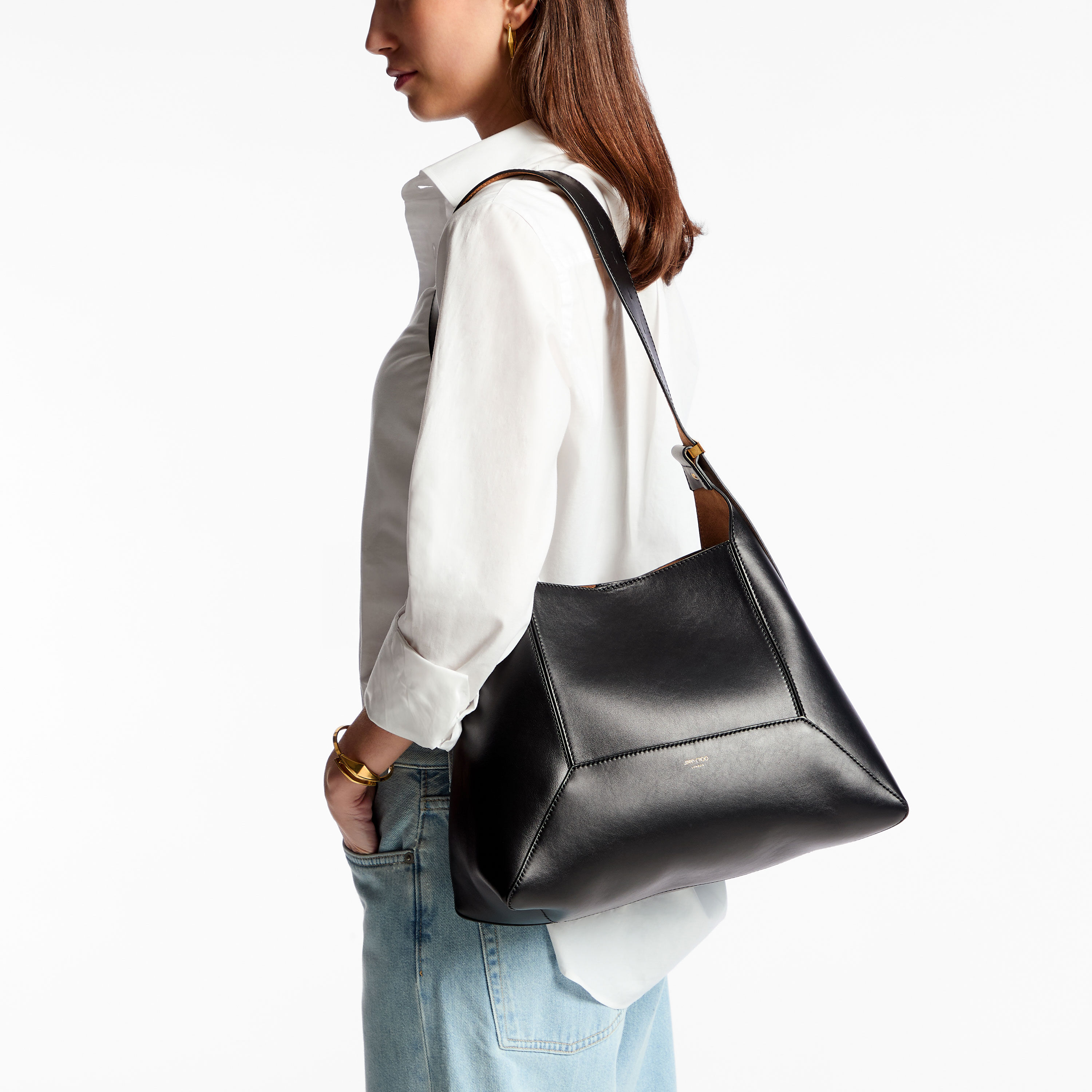 Diamond Hobo M Black Leather Shoulder Bag