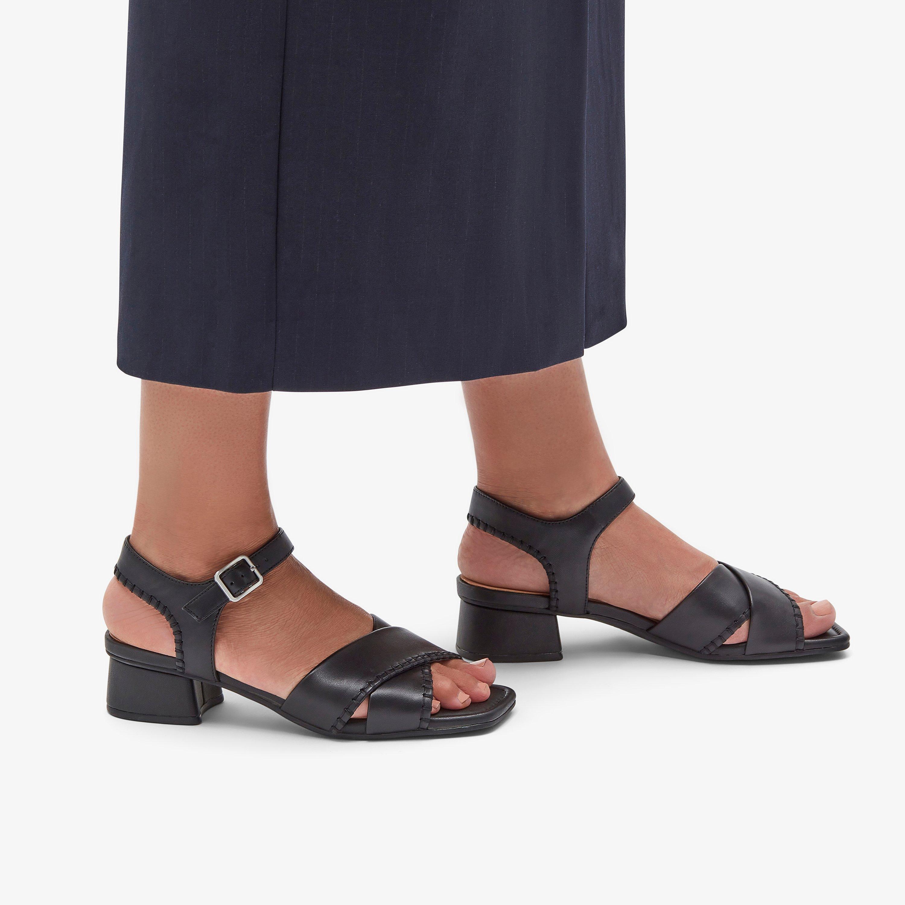 Serina35 Cross