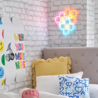 Daisies Neon Sign