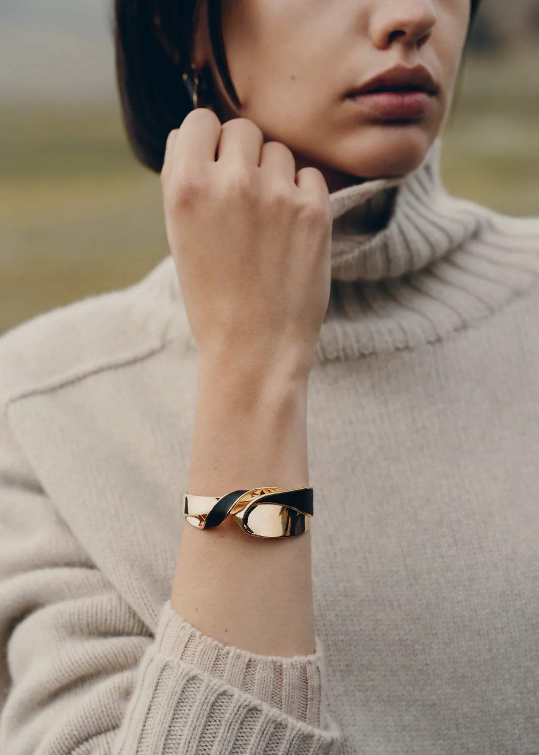 Éole Cuff-Edition Black Leather