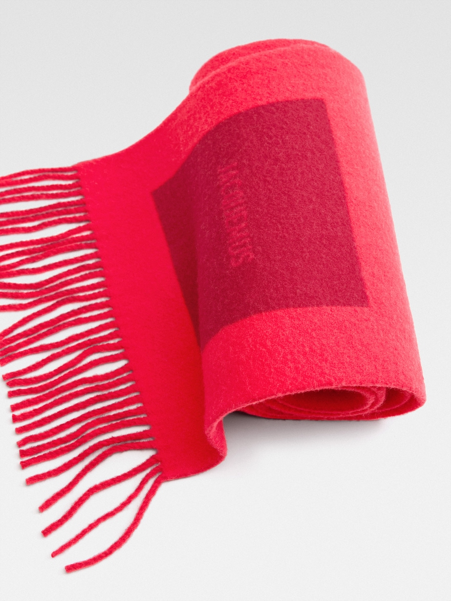 The Rond Carré scarf