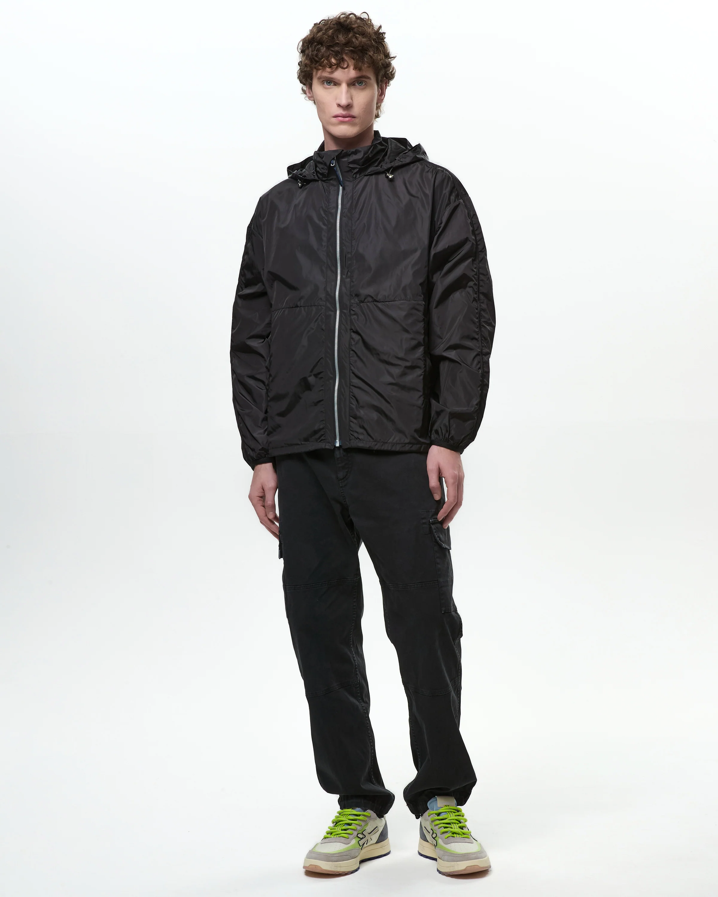 Light Nylon Wind Jacket Black