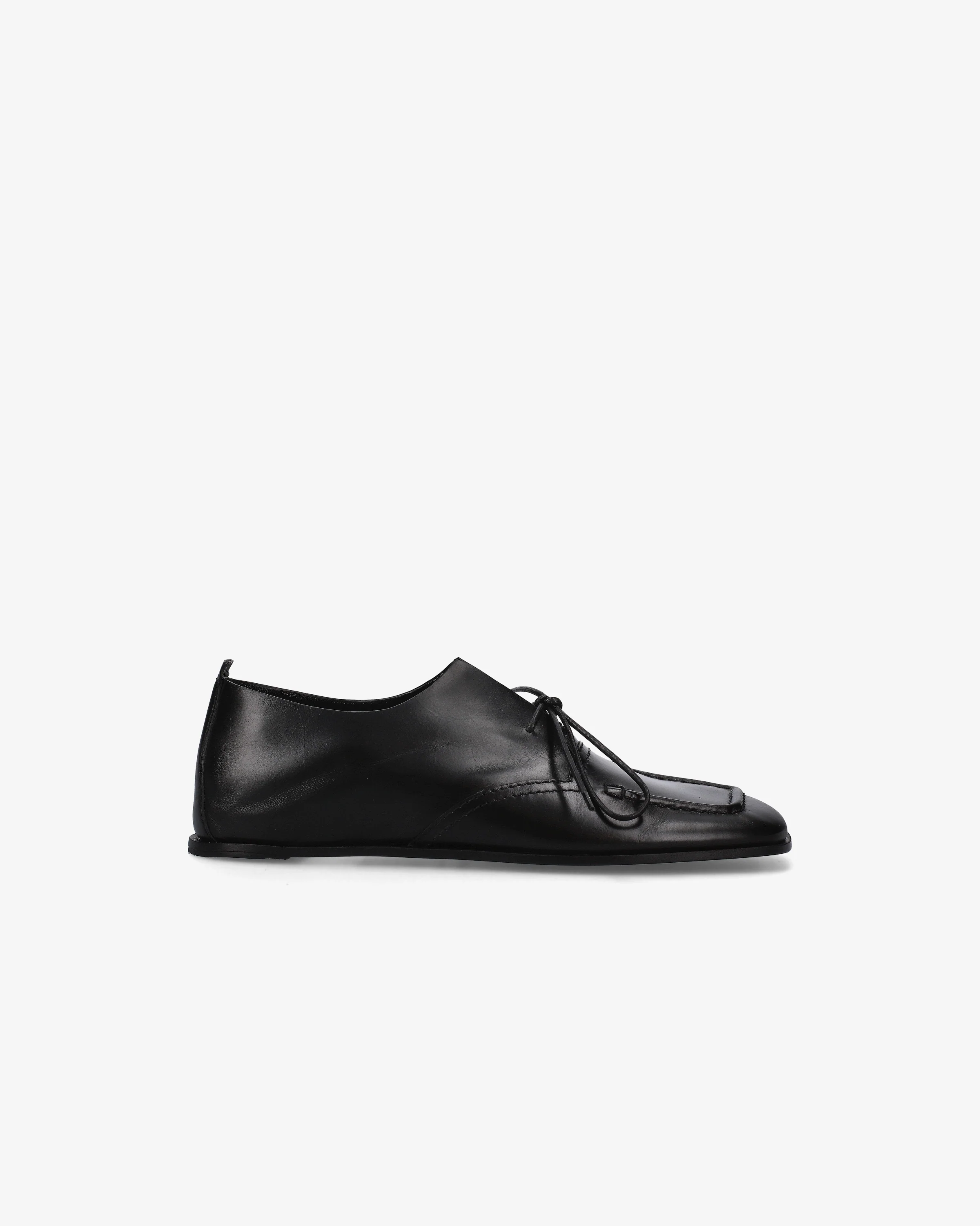 Minimalist Leather Loafer with Adjustable Heel