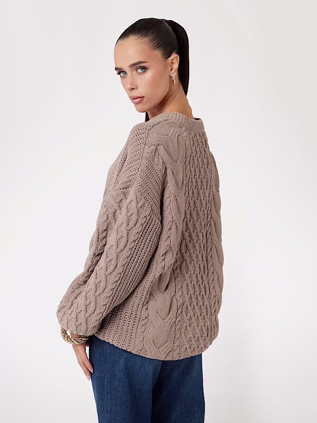 Cable-knit-V-neck sweater - GUESS