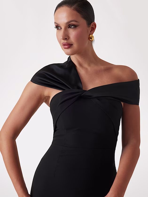 Long crêpe dress with satin trim - GUESS