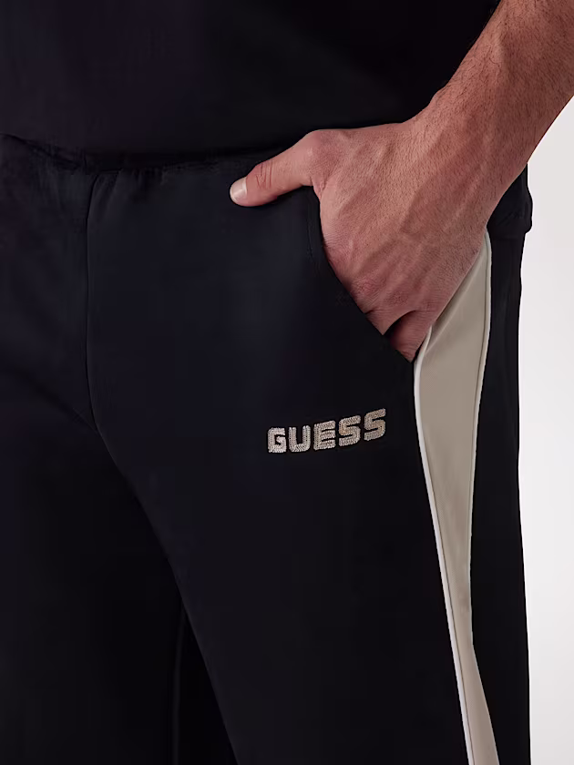 Jogger pant in a regular fit - GUESS